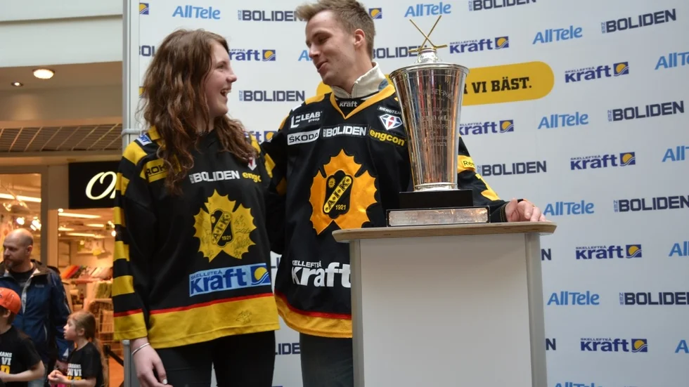 Julia Hellgreen Wikström fick träffa Pontus Petterström. Foto: Ulf Cederhill