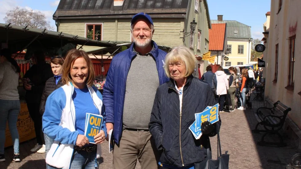Juno Blom, Johan Pehrson och Inga-lill Östlund på Ramundermarken.