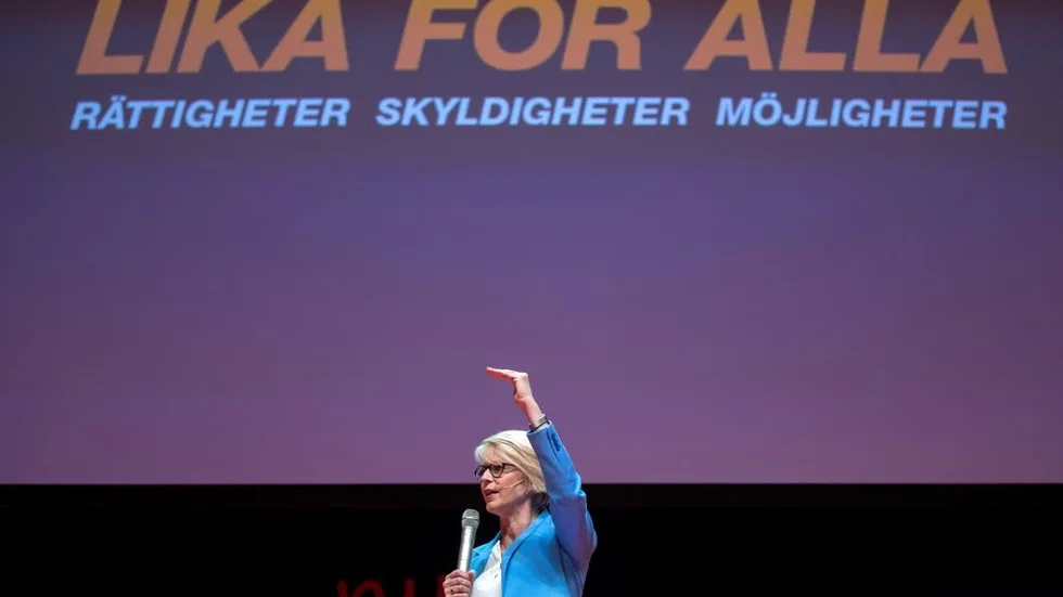 Elisabeth Svantesson (bilden) och Andreas Norlén båda M riktar kritik mot den S-ledda regeringens sjukvårdspolitik.