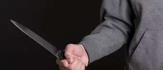 Hotade hemtjänst med kniv