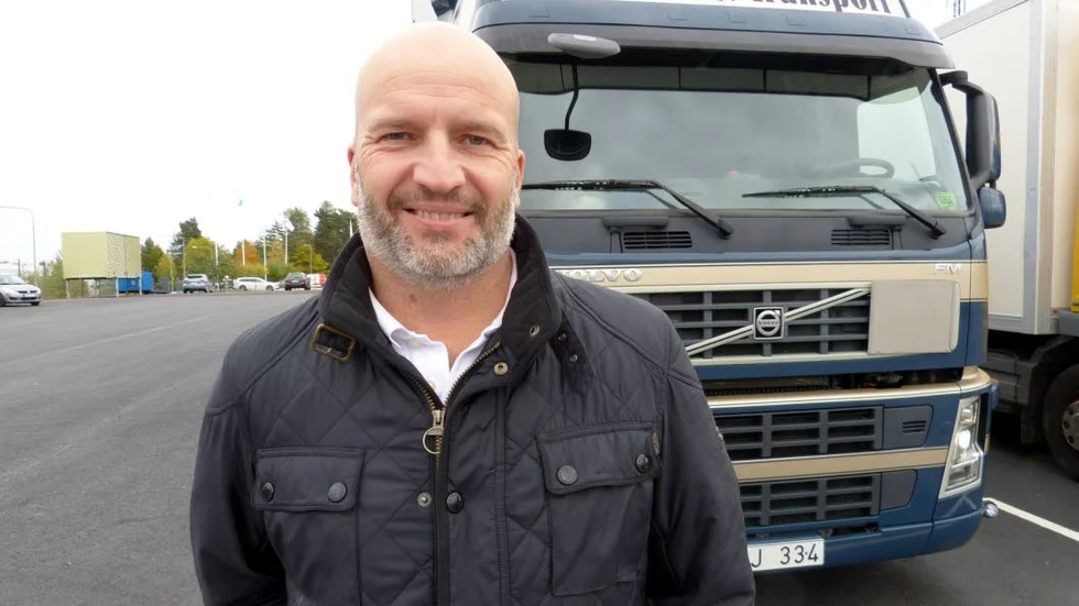 Erik Alfredsson, vd för Alfredssons Transport AB, är väldigt glad att få ett miljöbidrag från Länsstyrelsen, för att köpa in miljövänliga lastbilar.