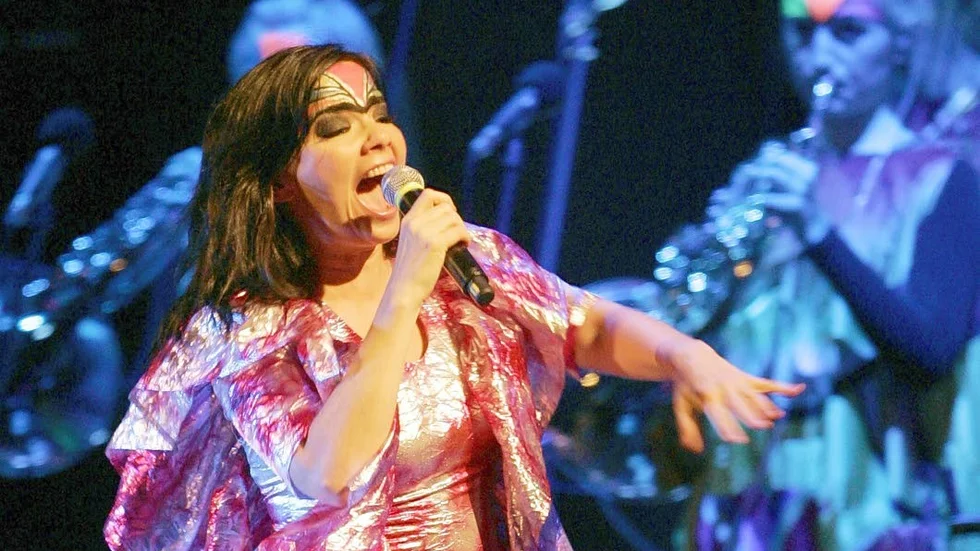 Björk är en artist som använder sig av teknikinnovationer för att bredda sin musikaliska palett och konsertmöjligheterna.