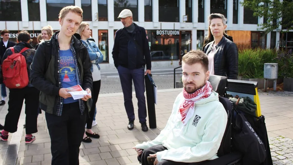 Jimmy Jonsson, Tobias Holmberg och Edita Suta höll tal under manifestationen.