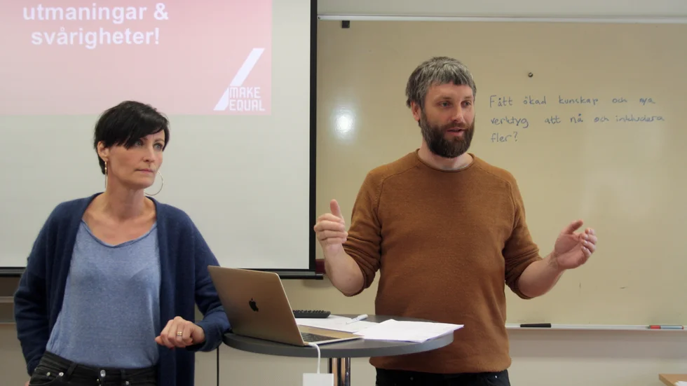 Sandra Lindström och Niklas Berg håller i jämställdhetsutbildningen hos Boliden Rönnskär.