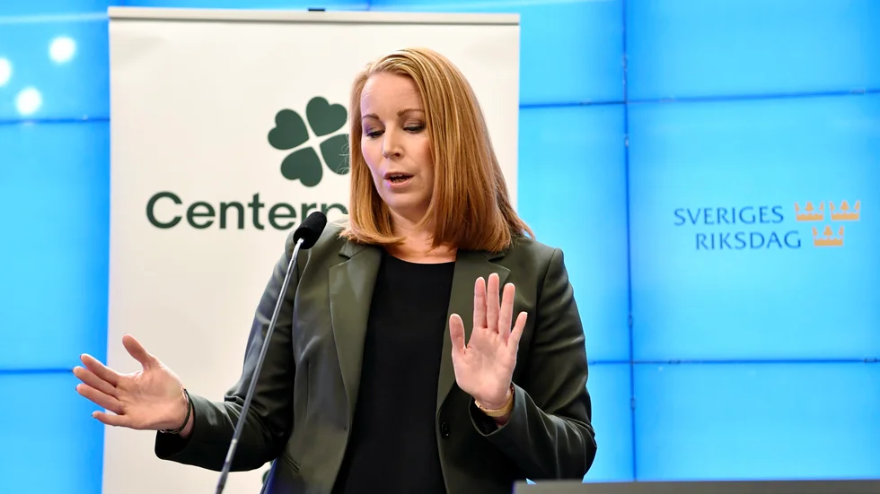 C-ledaren Annie Lööf angrips nu från olika håll.