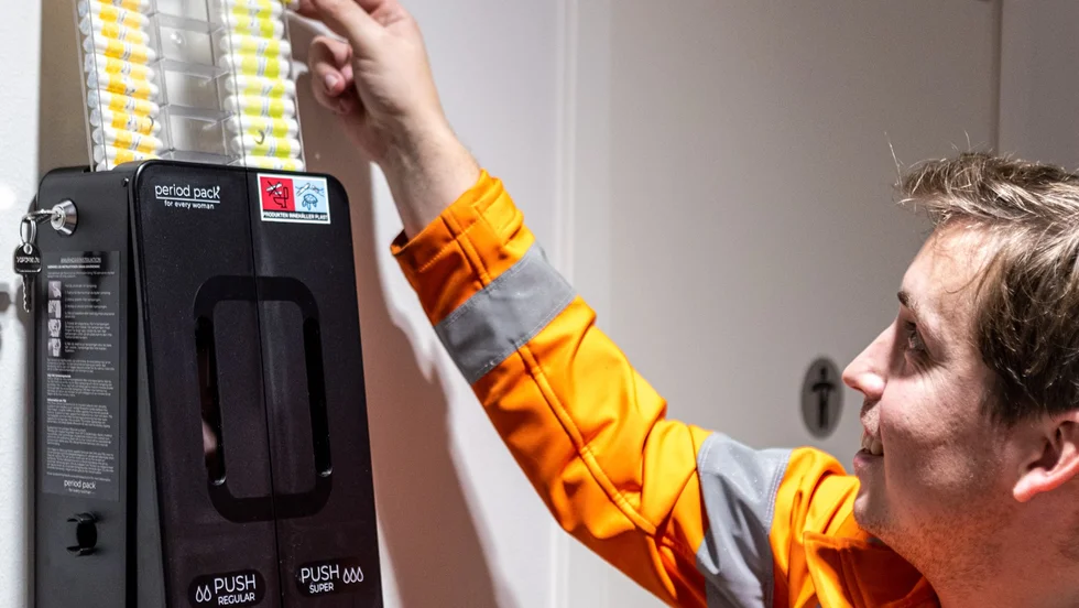 Peab erbjuder nu alla gratis tamponger till alla – anställda och besökare.