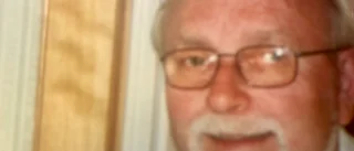 Minnesord: Åke Hällgren       