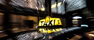 Eskilstunabo stal taxi och körde iväg – med chauffören hängande i bildörren
