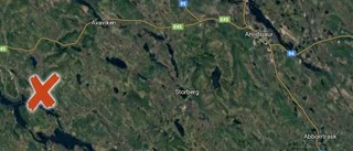 Skoterförare körde in i träd – förd med ambulans till lasarett