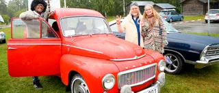 Många veteranfordon i rörelse