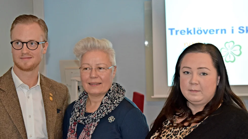 Står eniga. Oppositionsrådet Andreas Löwenhöök, centerns gruppledare Carina Sundbom samt kristdemokraternas ledare Charlotta Enqvist har under tisdagen vid en pressträff berättat om det samarbete som ska bedrivas i Treklövern.
