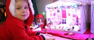 Annorlunda julkalender hos Piteåfamiljen – en tomtenisse har flyttat in: "Vi fick följa en skattkarta"