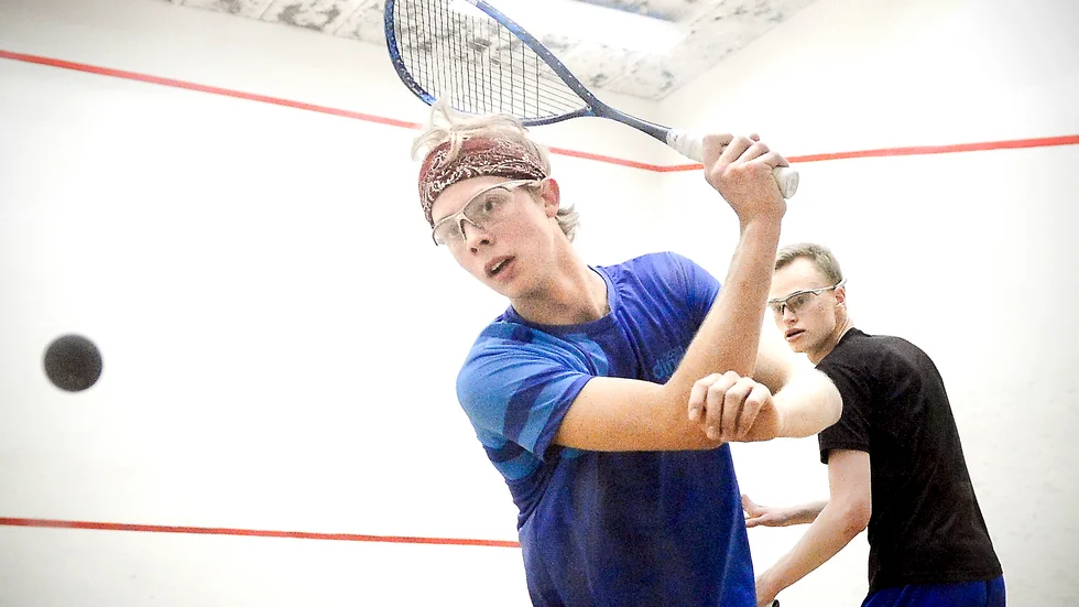 Optimistisk. Trots att Filip Hultman drog av ledbandet för en vecka sedan tror han på spel i helgens JEM i Kriens, Schweiz. Foto: Leif Andersson.