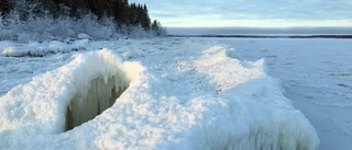 Bildspel: Kågefjärden bjuder på vackra isformationer – se Saras bilder