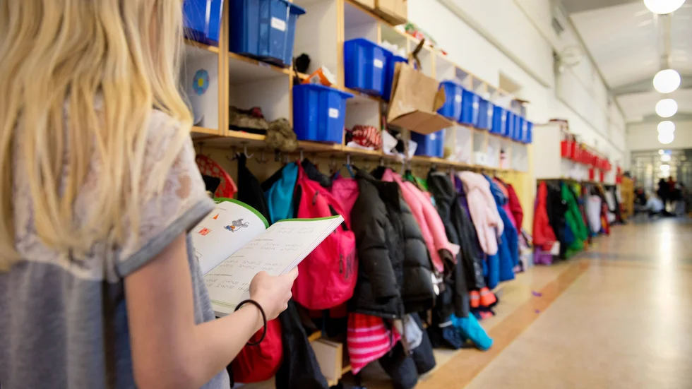 Skribenten ifrågasätter satsningen på stora skolor. Kommunen svarar. Foto: JESSICA GOW / TT.