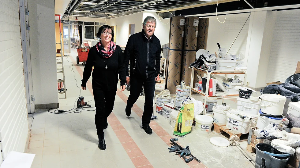 Höstens projekt. C-huset på Balder byggs om i höst. Guidar gör Kristina Stålhös, gymnasiekontoret, och Christer Norberg, fastighetskontoret. Foto: Leif Andersson.