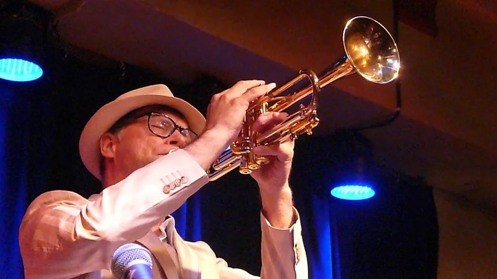 Louis Armstrong. Det är Per Olander från Dixie Cats är influerad av i sitt trumpetspel.
