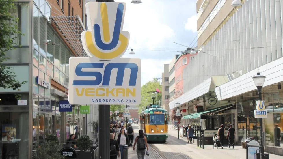 Reklam. Norrköping har under veckan klätts av reklam om sportfesten.