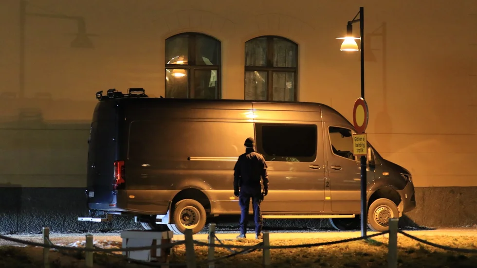 Bombskyddet anlände under lördagseftermiddagen.