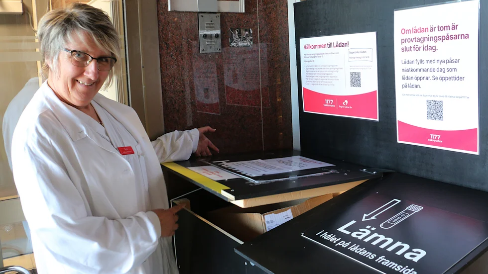 Ann Arvidsson, enhetschef på Hälsocentralen i Hultsfred berättar att nästa vecka utökas antalet självtester som läggs ut i lådan. Från dagens 100 till 150.