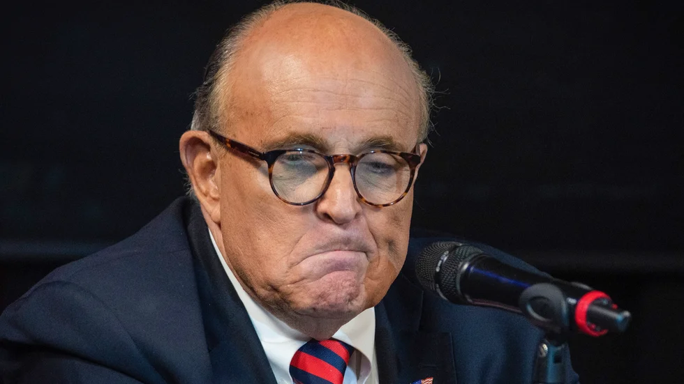 USA:s tidigare president Donald Trumps personliga advokat Rudy Giuliani (bilden) har kallats att vittna av det utskott i kongressen som utreder stormningen av Kapitolium förra året. Arkivbild.