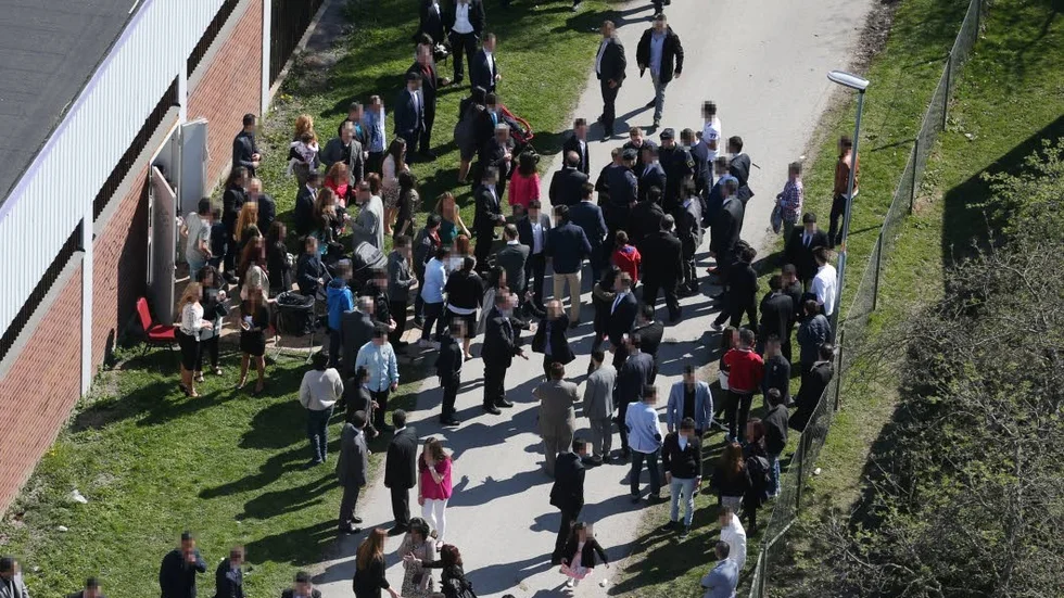 På påskdagen inträffade ett stort bråk mellan vissa delar av två släkter i samband med en mässa i Sankta Maria kyrka i Ektorp.