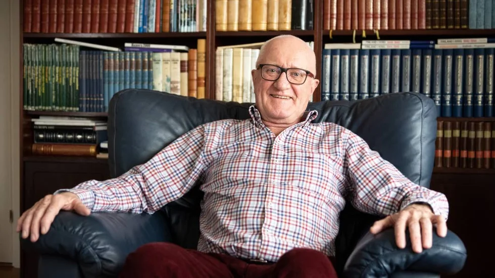 Lars Erich tycker mycket om att läsa och han läser massor. Allt ifrån deckare till historiska faktaböcker.