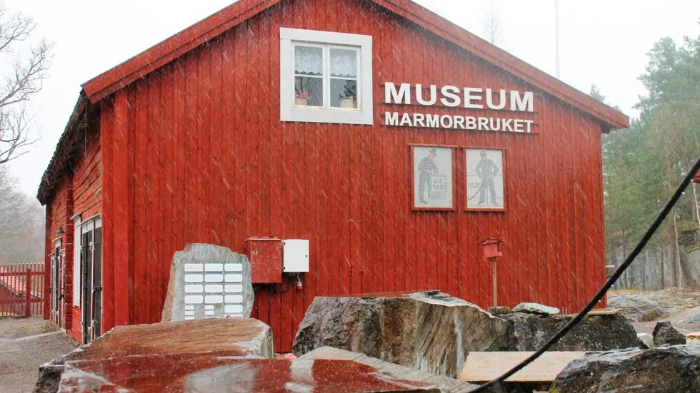 Marmormuseum. Så här ser museet i Kolmården ut, där man både kan se många marmorprylar och även få uppleva slipning med mera.