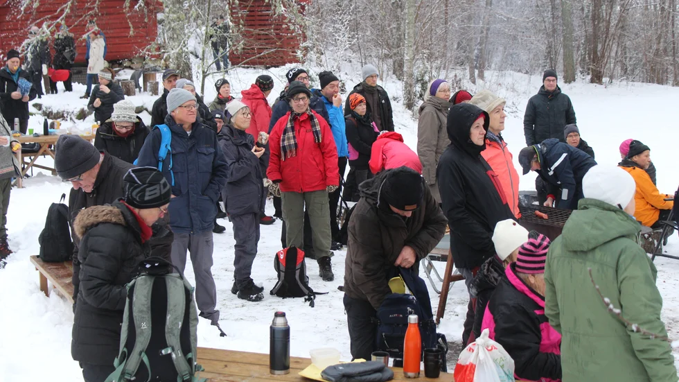 Naturskyddsföreningens medlemmar invanderade Lunddalen med över 80 personer efter årets sista vandring.