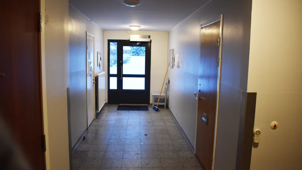 38-åringen som misstänks för mordförsök i Skelleftehamn häktades på söndagen. Vid förhandlingen så förnekade mannen brott.