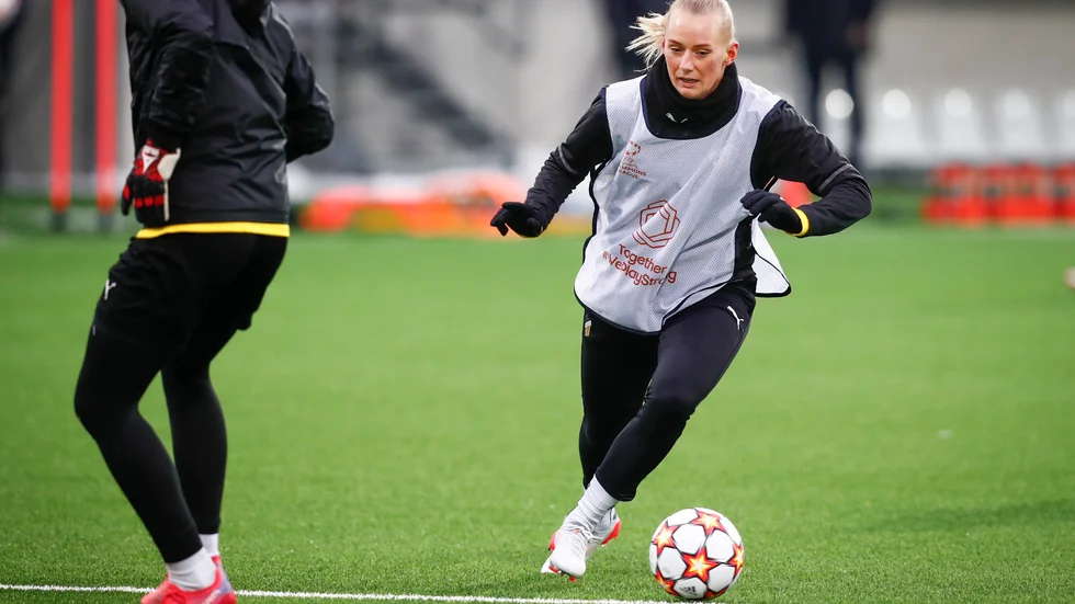 Stina Blackstenius under Häckens träning inför torsdagens Champions League-match.
