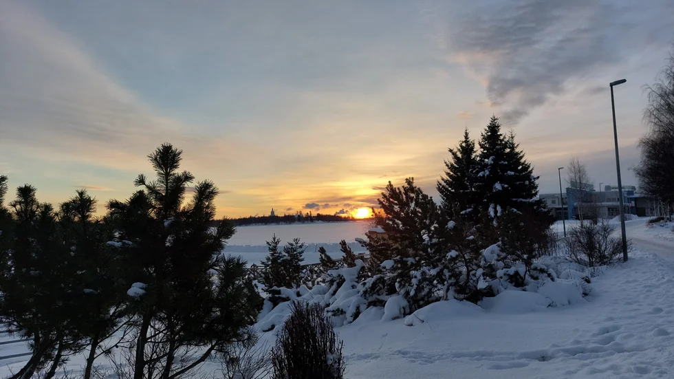En gnistrande vintersol över Haparanda.