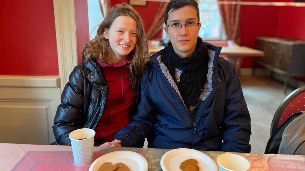 Kamilla Faizullina och Pavel Serebrennikov brukar inte fira jul, men i år besökte de Uplands nation på julafton.