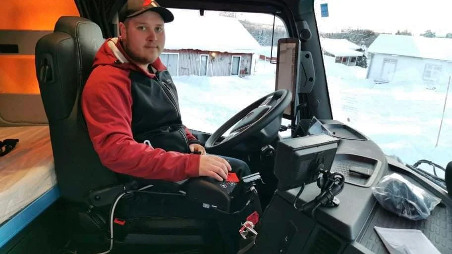 "Jag har alltid vetat vad jag vill göra. Det har inte varit så mycket funderingar", säger Niklas Drugge som äger Drugges entreprenad och transport.