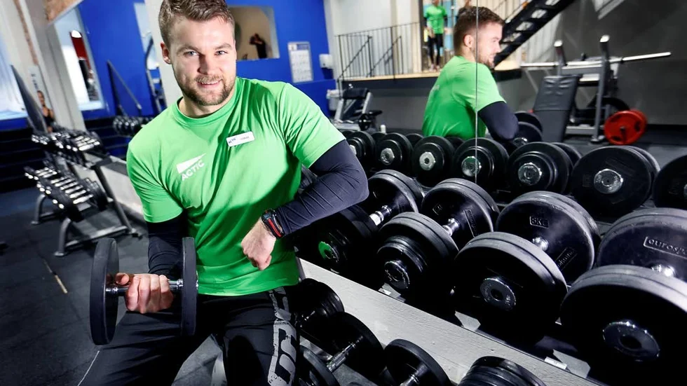 Tobias Aren har sedan han lade handbollsskorna på hyllan 2013 arbetat som personlig tränare och var 2016 inne och hjälpte Eskilstuna United som fystränare.