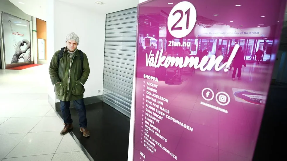 – Det här är bästa läget i stan så det kommer gå bra, säger  Farid Karim, butiksansvarig för Fashion Palace.