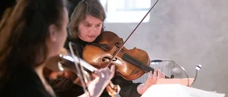 Recension: Starkt med musik i moll