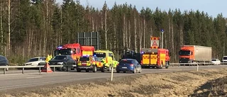 Bil voltade av vägen – man misstänks för olovlig körning
