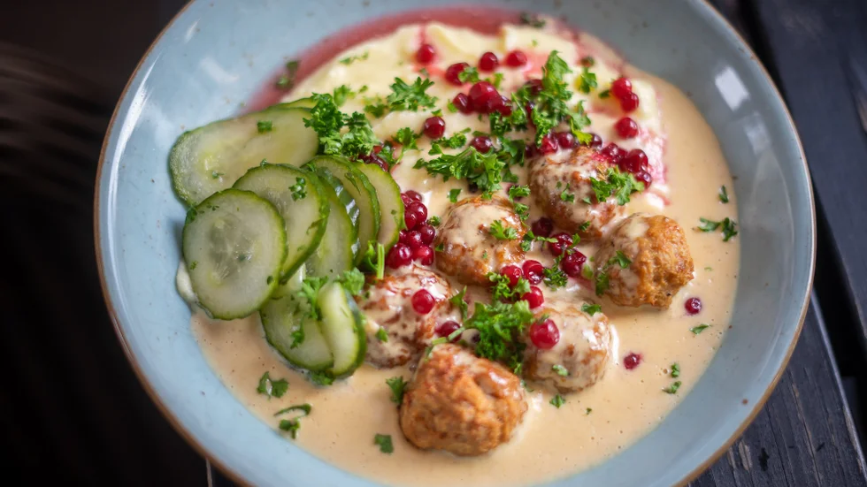 Kalvköttbullar med gräddsås, 150:-