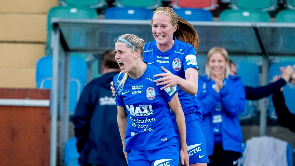 Signaturen Baltzar P gillar speakern som pratar på Eskilstuna Uniteds matcher på Tunavallen.