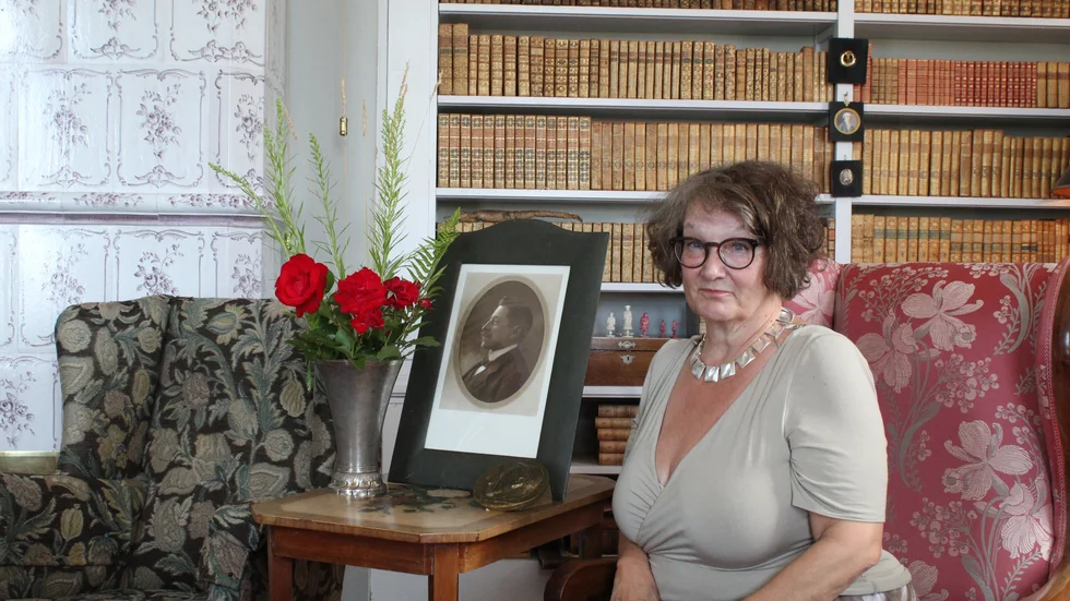 Monika Fagerholm tog under onsdagen emot Övralidspriset vid Heidenstams hem Övralid. 