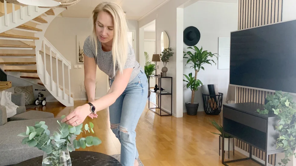 Inredningsföretaget Breathe design startade hon nyligen och använder där sina kunskaper om hur människor fungerar och vad dom mår bra av för att skapa en atmosfär och miljö som gynnar dem.