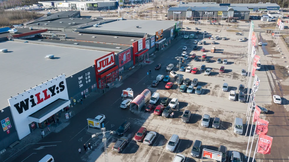 Bygg bostäder på köpcentrumens tak och låt handelsområdena sjuda av liv dygnet runt, föreslår insändarskribenten.