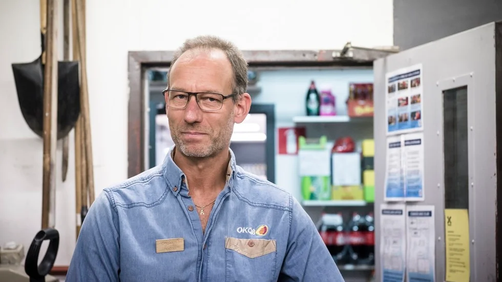– Det har varit full rulle sedan Black Friday, säger Anders Westman, ägare till macken vid bussterminalen.
