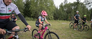Viktoria må tystna, men hon cyklar alltid ändå