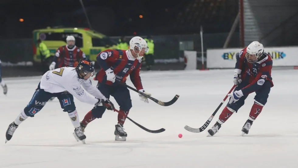 Niklas Eriksson var explosiv i många KVBS-attacker. Men de var för uddlösa för att på allvar utmana Peace & Love. 5–6 innebar KVBS sjätte raka allsvenska match utan seger.
