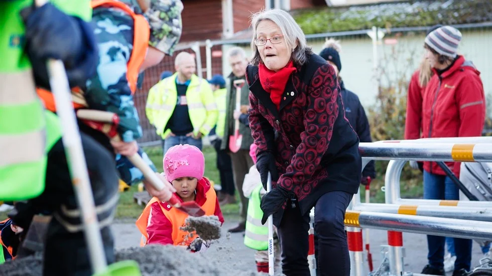 I november 2017 tog kommunalrådet Anneli Bengtsson (S) det första spadtaget till Tennisparken i sällskap av en förskoleklass. I juli invigdes parken och sedan kom baksmällan i form av en fördubblad kostnad av alltihop.
