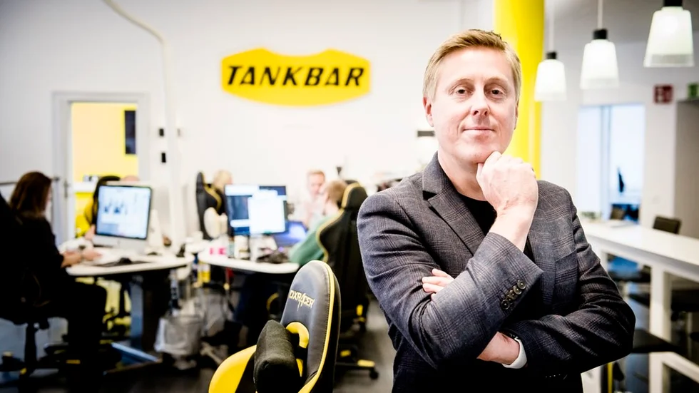 Philip Saltskog på Tankbar är kritisk till att upphandlingen endast gick till ett företag och att kommunen inte försöker använda sig av lokala byråer.