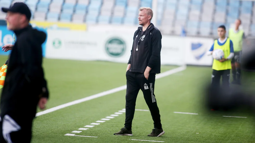 Martin Axén, tränare i Motala AIF, har haft semester, men på måndagen samlar han divsion 1-laget igen på Idrottsparken. Två veckor till höststart.