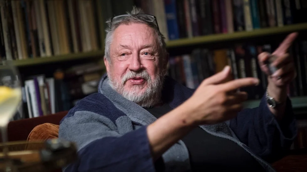 Leif GW Persson började jaga som liten pojke. "Det var spännande att springa runt i buskarna med bössa, det var lite indianer och cowboys över det hela. Så blev det att jag fortsatte sedan."